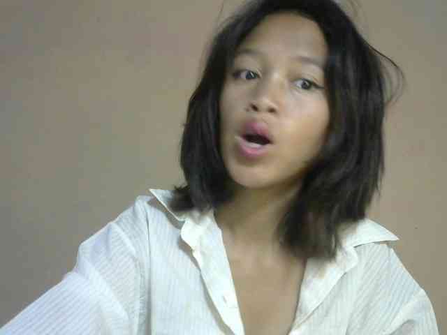 Laura1881 webcam