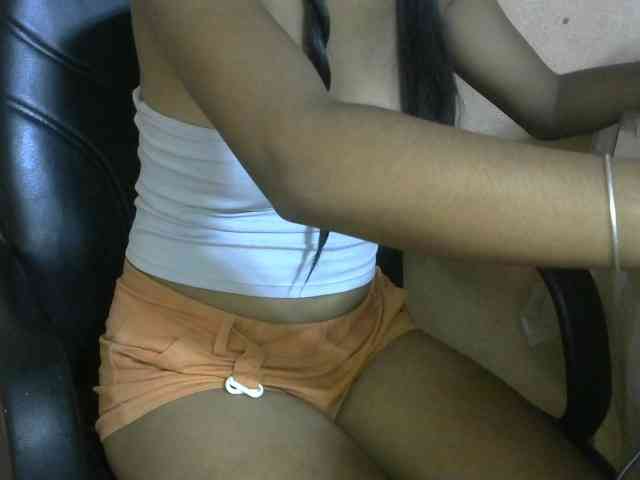 Laura1881 Live Webcam on BongaCams