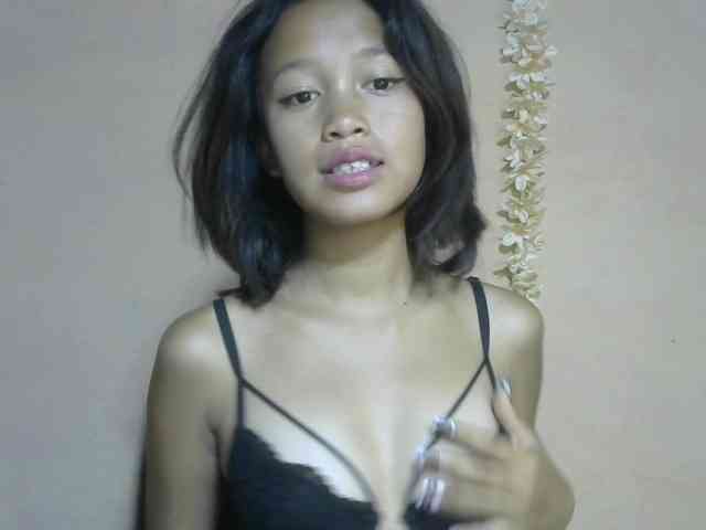 Laura1881 webcam