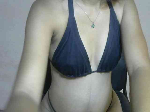 Laura1881 webcam
