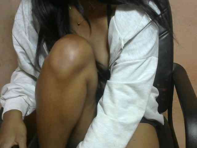 Laura1881 Live Webcam on BongaCams