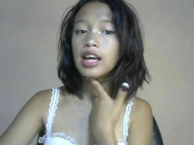 Laura1881 webcam
