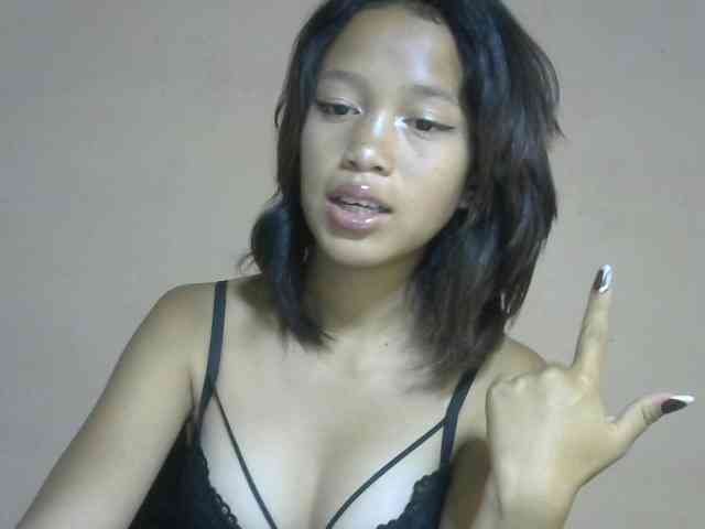 Laura1881 webcam