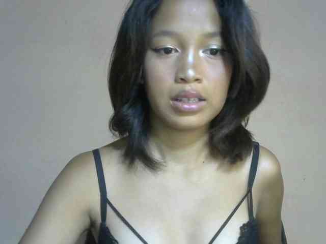 Laura1881 webcam