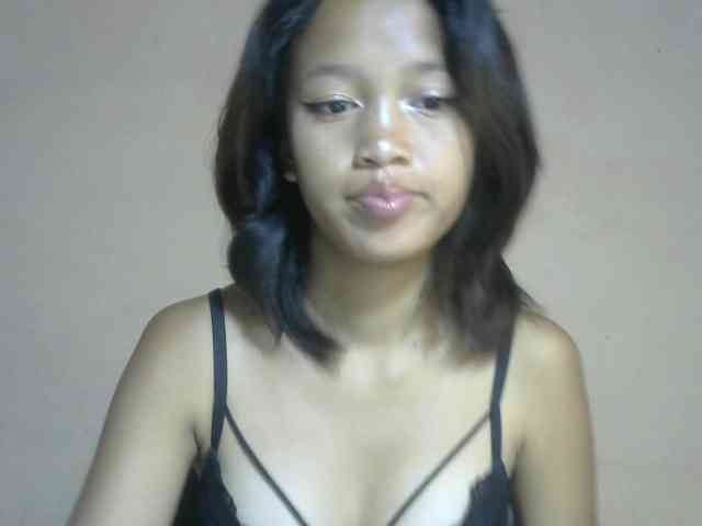 Laura1881 webcam