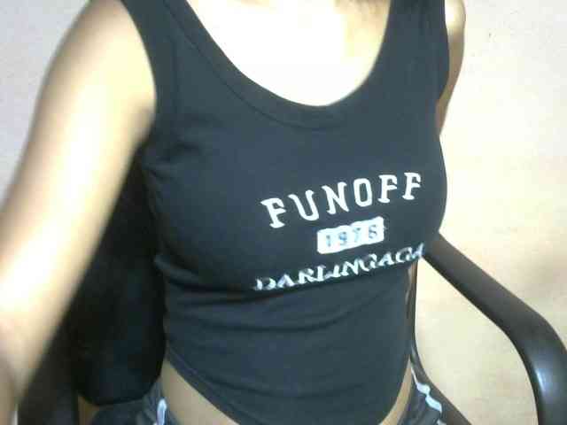 Laura1881 webcam