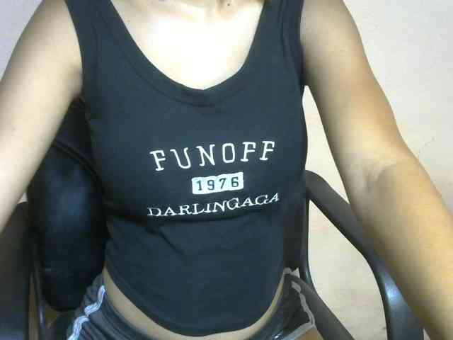 Laura1881 webcam