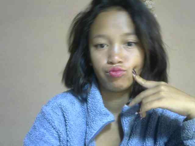 Laura1881 webcam