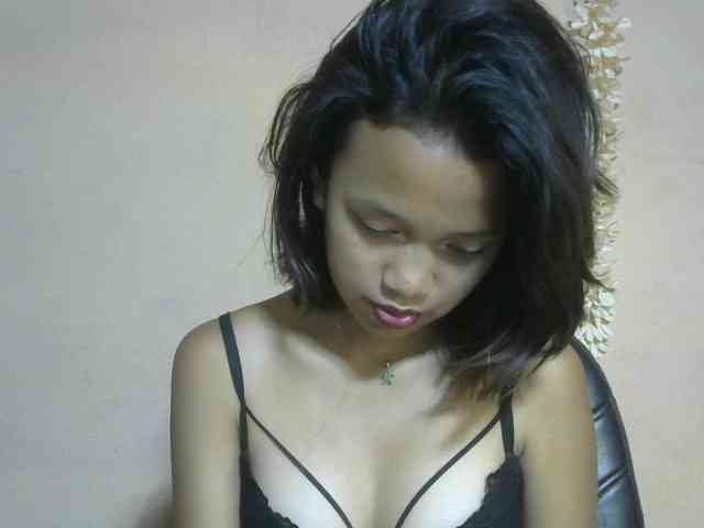 Laura1881 webcam