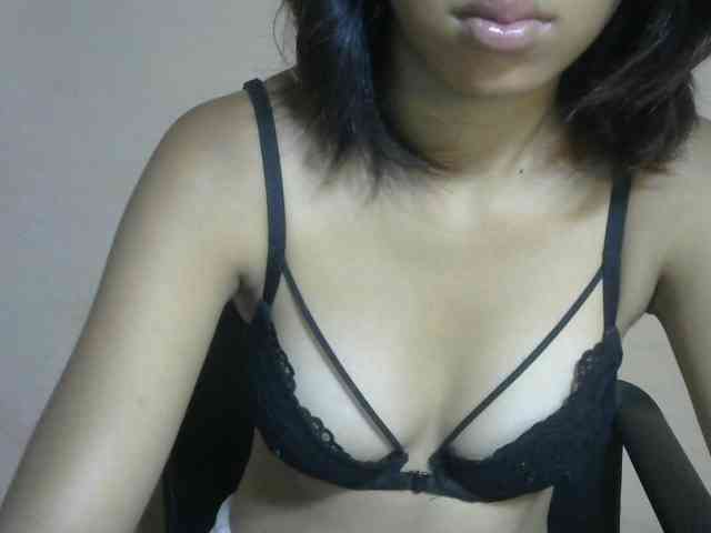 Laura1881 webcam