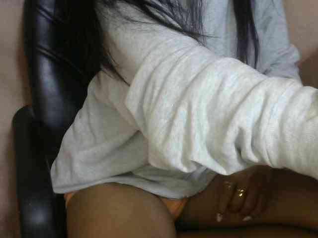 Laura1881 Live Webcam on BongaCams