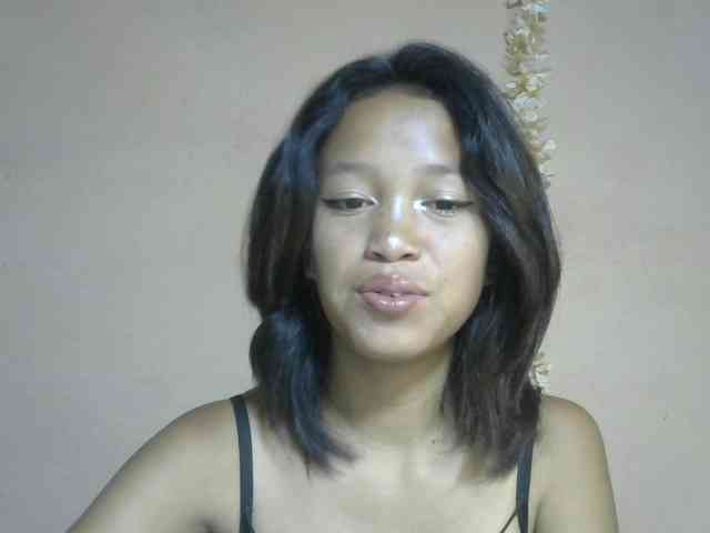 Laura1881 webcam