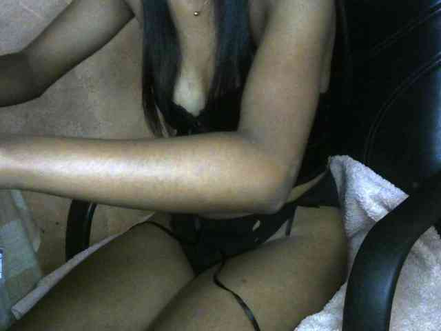 Laura1881 Live Webcam on BongaCams