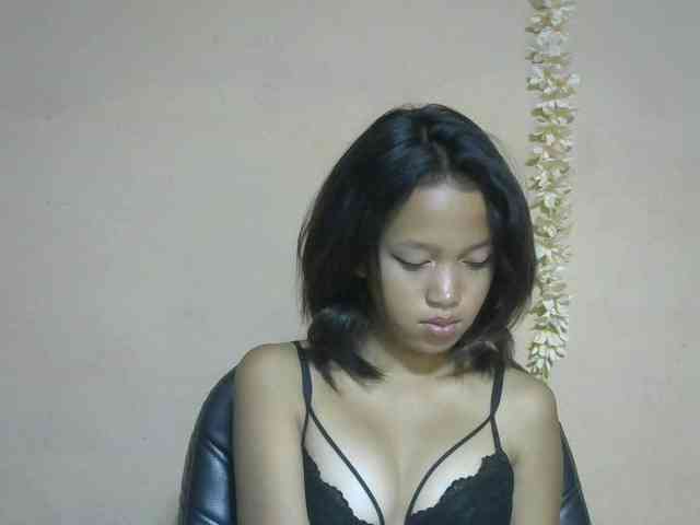 Laura1881 webcam