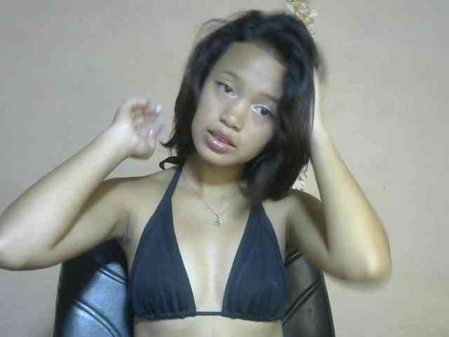 Laura1881 webcam