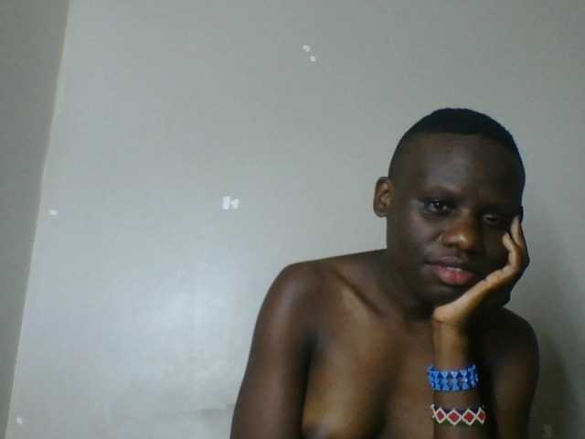 Petitegoddess from BongaCams