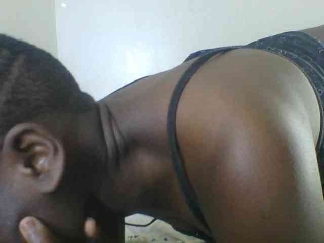 Petitegoddess webcam