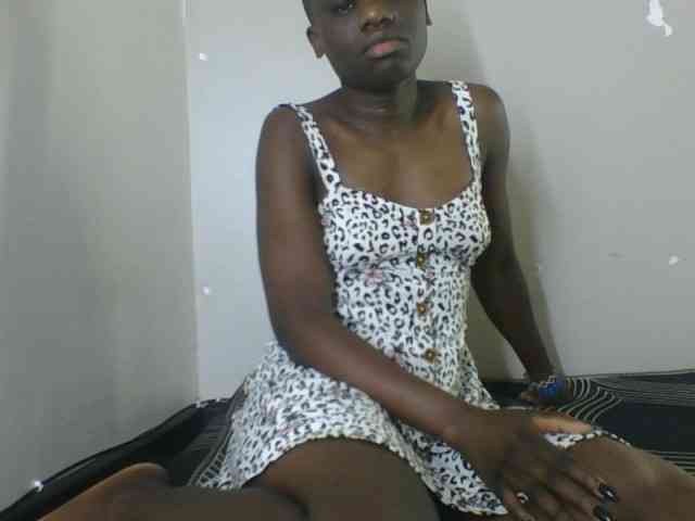 Petitegoddess webcam