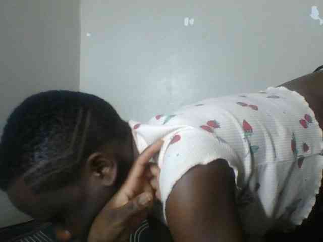 Petitegoddess webcam