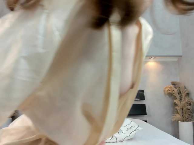 Camilla-Kelly from BongaCams