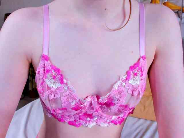 Camilla-Kelly webcam