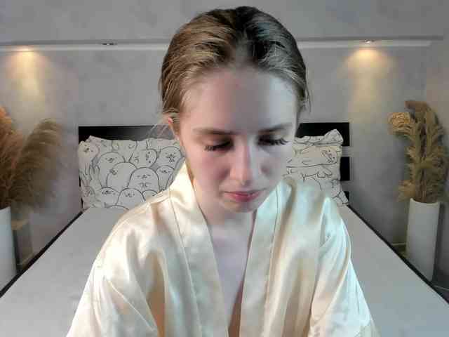 Camilla-Kelly webcam