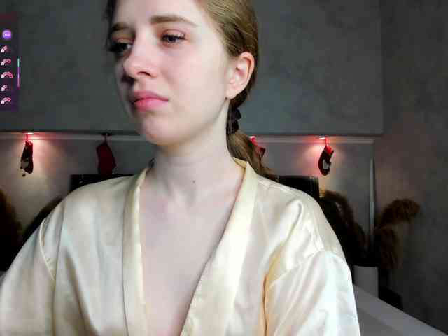 Camilla-Kelly webcam