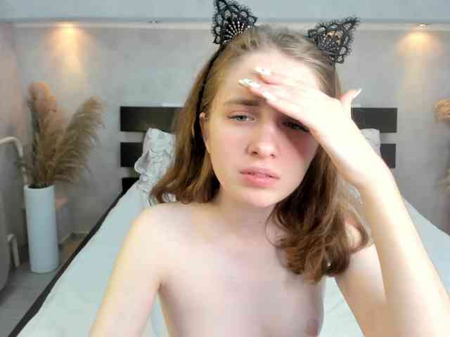 Camilla-Kelly webcam