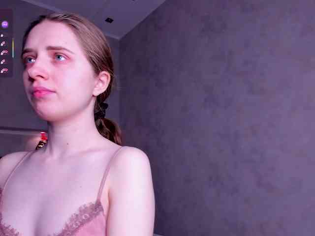 Camilla-Kelly webcam