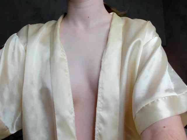 Camilla-Kelly webcam