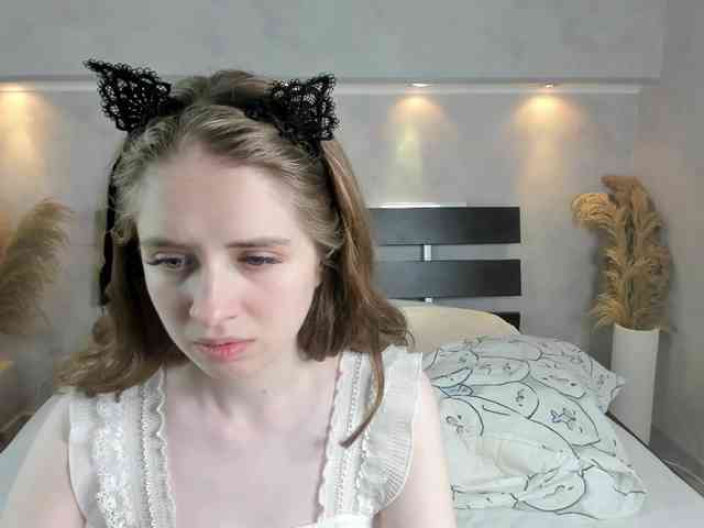 Camilla-Kelly webcam