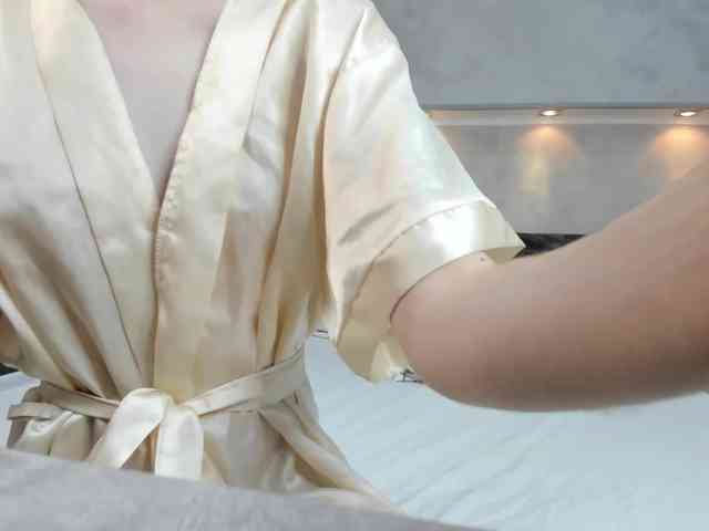 Camilla-Kelly webcam