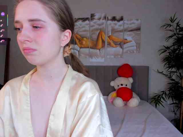 Camilla-Kelly webcam