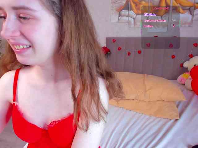 Camilla-Kelly webcam