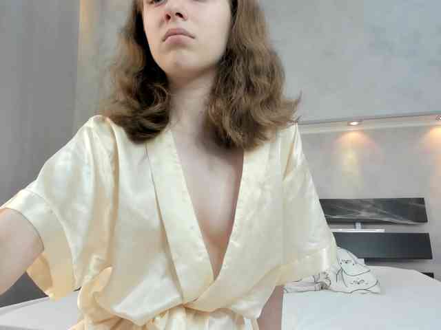 Camilla-Kelly webcam