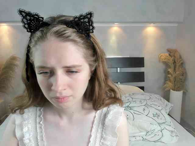 Camilla-Kelly webcam