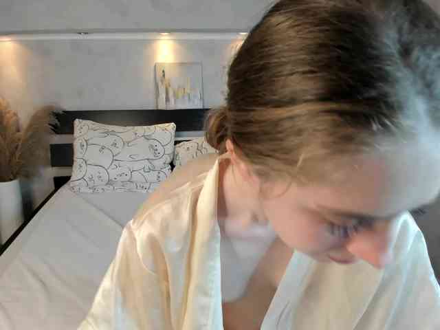 Camilla-Kelly webcam