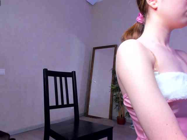 Camilla-Kelly webcam