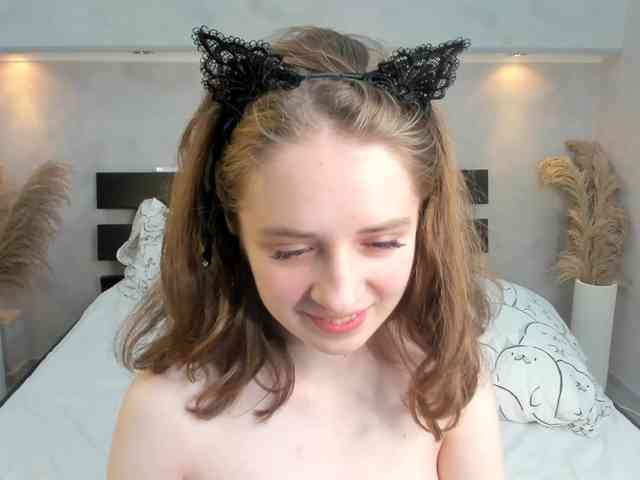 Camilla-Kelly webcam
