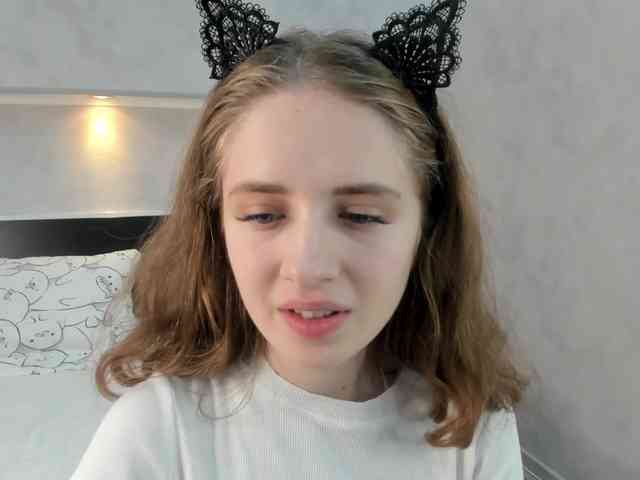 Camilla-Kelly webcam
