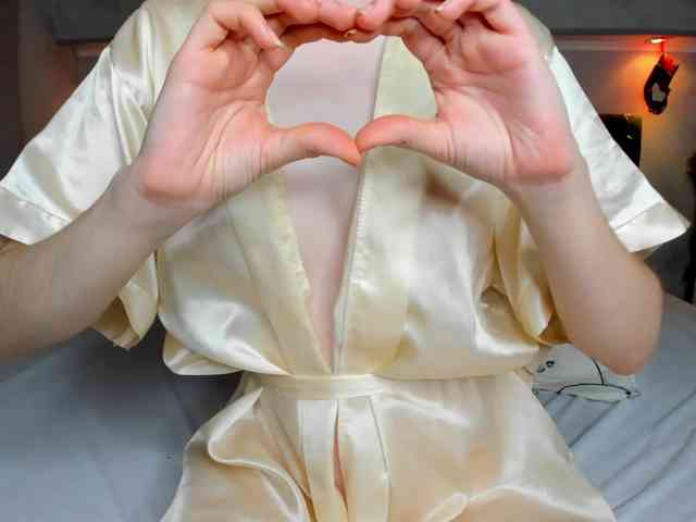 Camilla-Kelly webcam