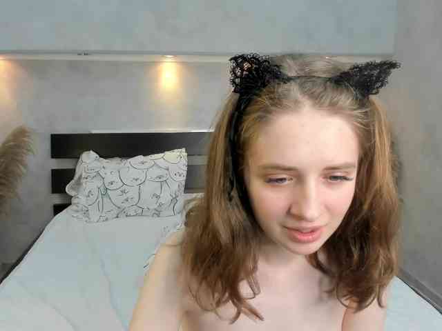 Camilla-Kelly webcam