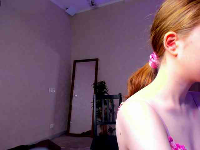 Camilla-Kelly webcam