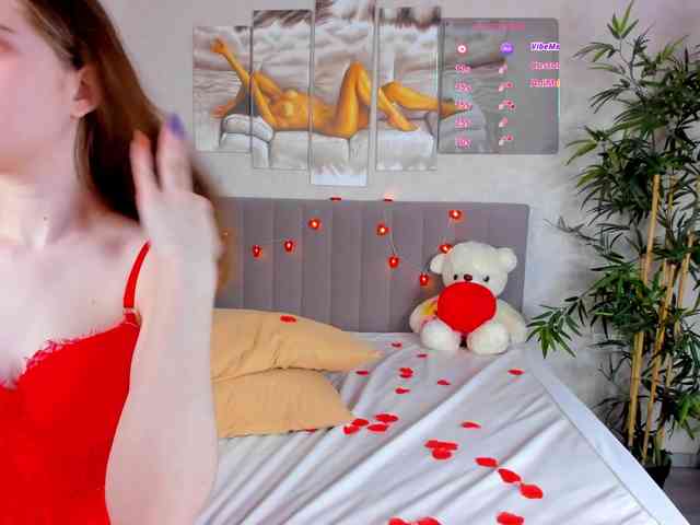 Camilla-Kelly webcam