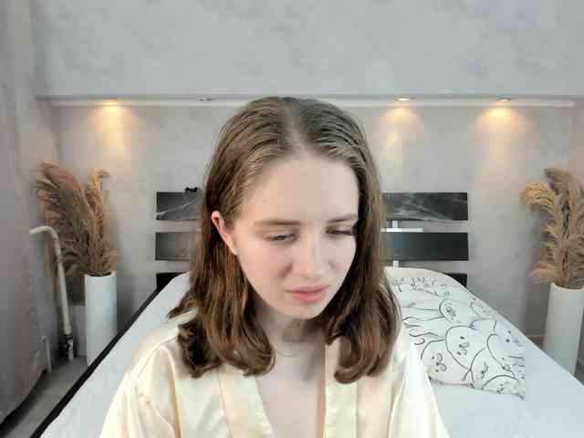 Camilla-Kelly webcam