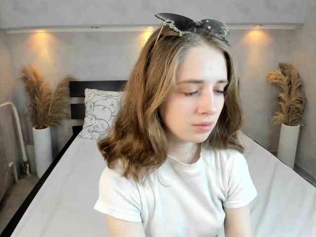 Camilla-Kelly webcam