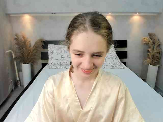 Camilla-Kelly webcam