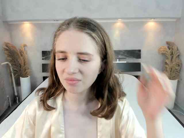 Camilla-Kelly webcam