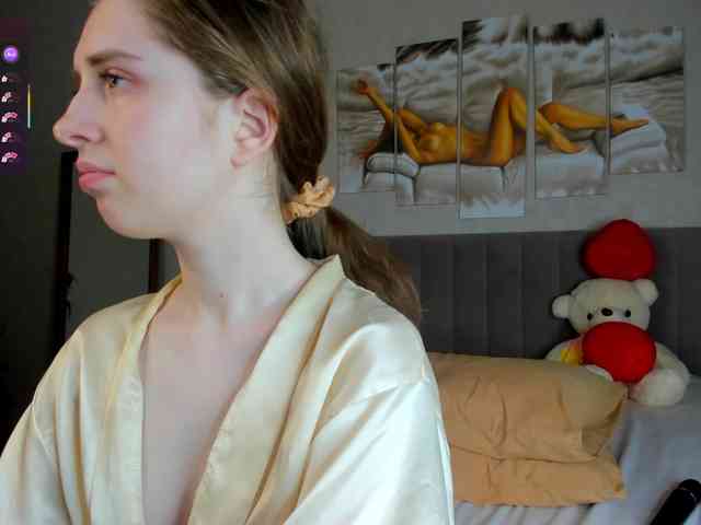 Camilla-Kelly webcam