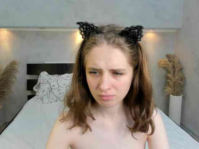 Camilla-Kelly webcam